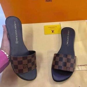 Louis Vuitton Sandals size 8/38 new !